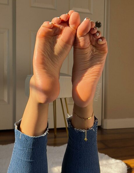 Thedaphodili model hot photo