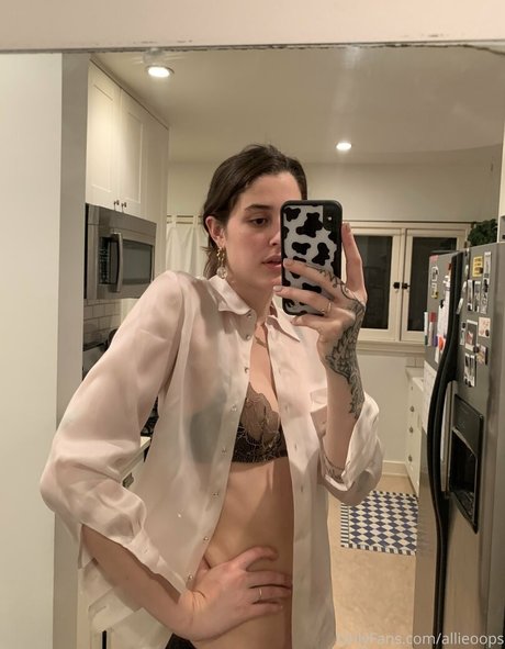 allieoops porn model pic