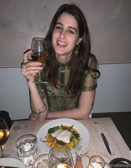 allieoops star pictures