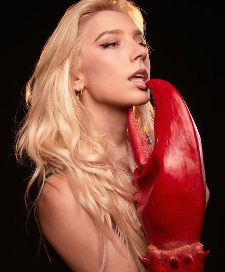 Courtney Miller free model image