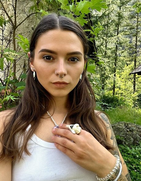 alt girl onlyfans nudes img