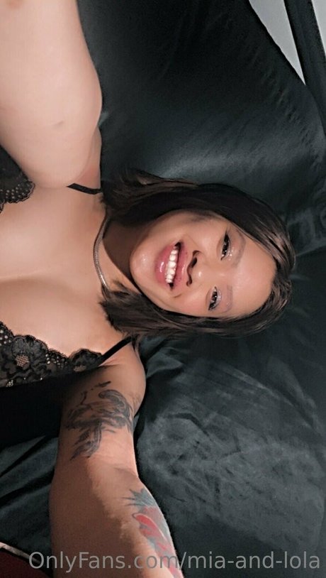 mia and lola star beautiful archive