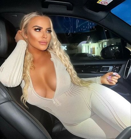 Mega Clarke model beautiful galleries