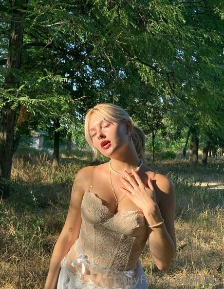 lesbian seduction onlyfans free xxx photo