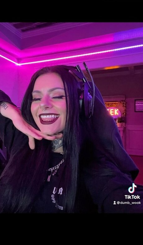 yourfavlittledemon pornstar naked pic