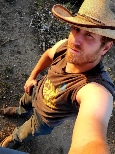 Luke Hansen the rugged cowboy farmer_ top model photos