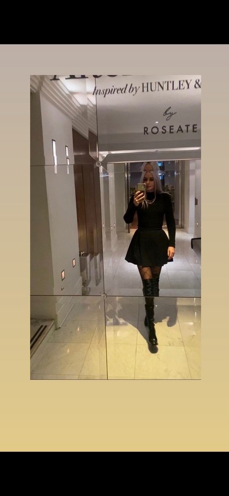 Elitezoya__ model perfect photos