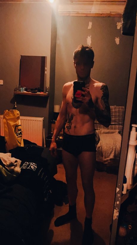 MR WINTER pornographic model img