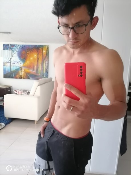 Nick32 pretty pornstar gallery