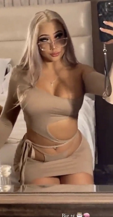 Beamer Babe model art images