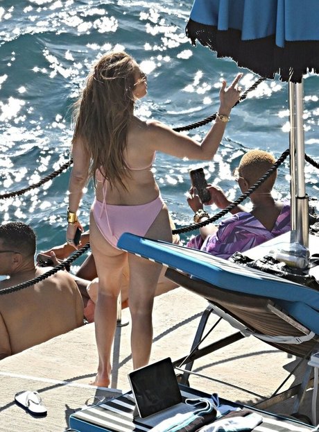 bikini teen onlyfans free nude images