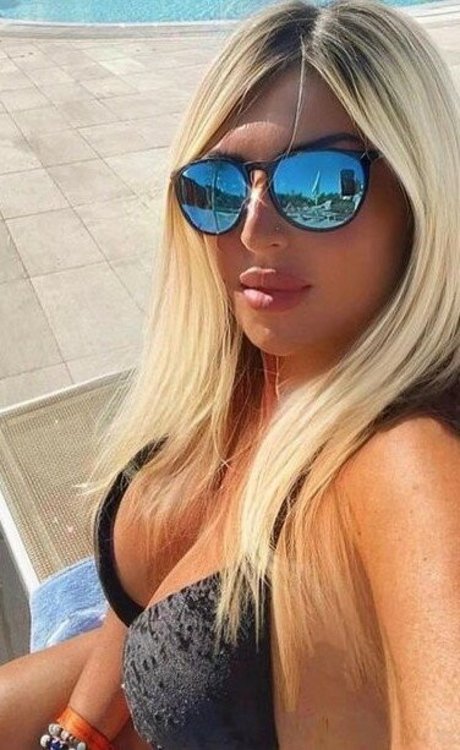 Flaviana Basta sexy star photos