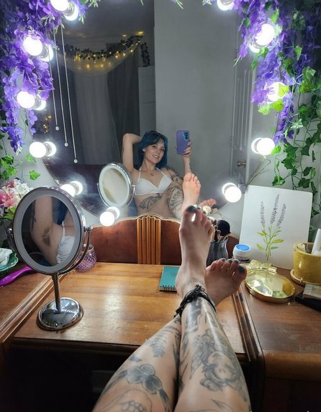 social media influencer onlyfans hot image