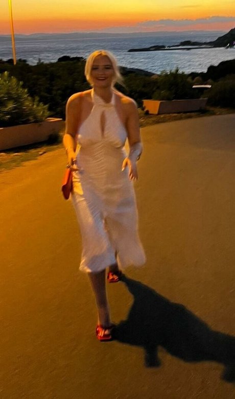 Amelia Eve Gibson high quality star pic