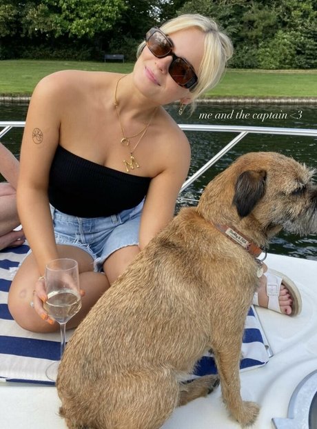 Amelia Eve Gibson pornstar pretty images