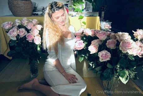 Vivianishere model nudes galleries