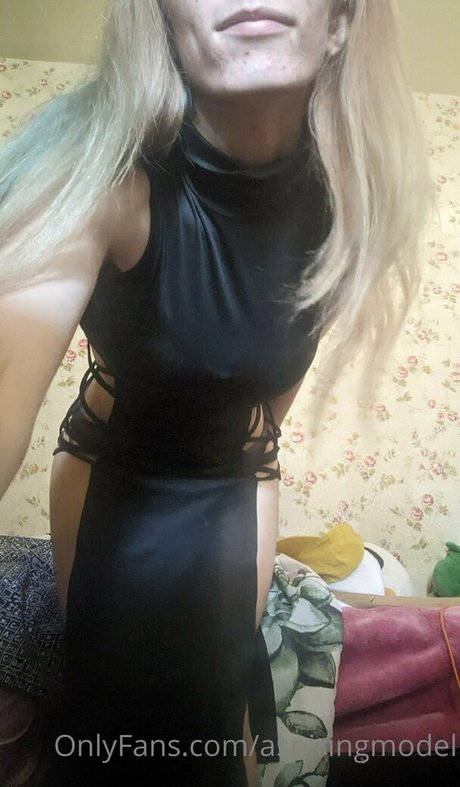 aspiringmodel naked actress pic