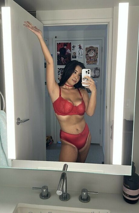 Bigttwaifu model perfect photos