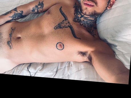 Pavloh perfect model photo