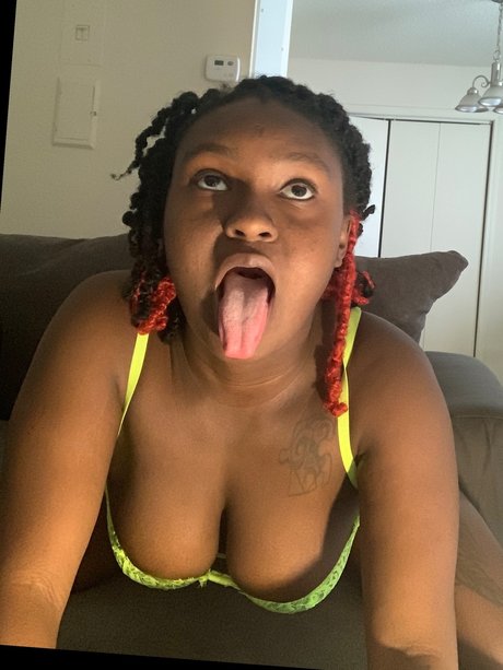 Viccyonyamouth model sex galleries