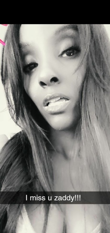 _qweenbaeofficial model adult gallery