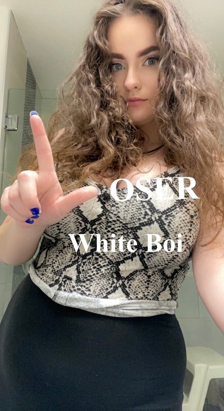 Lady Leopard nude star pic