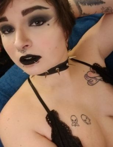 Horror Hoe naked star photo