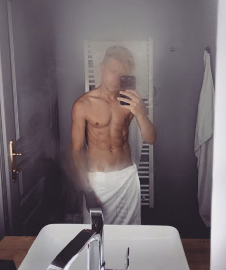 aerodynamik beautiful actress photo