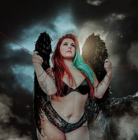 Amermaidrenegade model sex photo