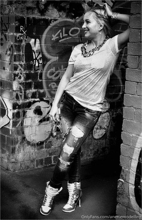 Aneta Hradecka erotic pornstar archive