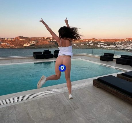 gingrbreadginny naked model image