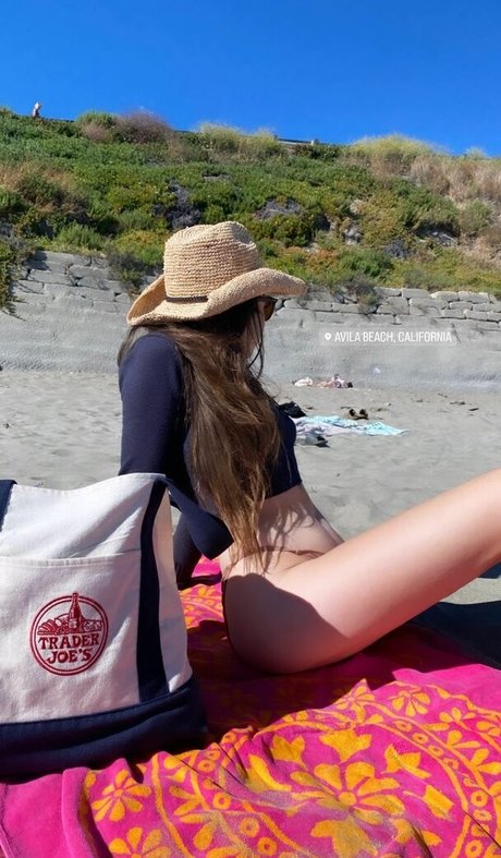 Madeleine Byrne hd model pics