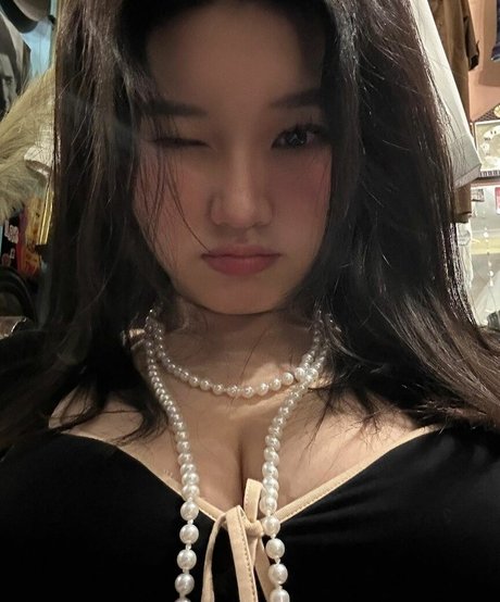 Vicki Mranrr pornographic actress pictures