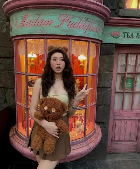 Vicki Mranrr star nice photos