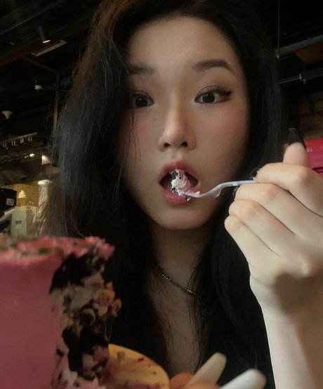 Vicki Mranrr model pornographic pictures