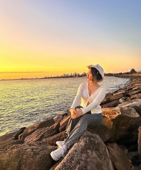 Vicki Mranrr model art images