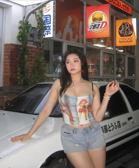 Vicki Mranrr model erotic images