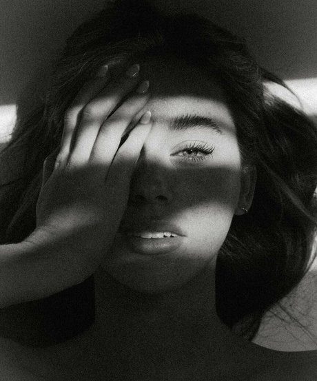 Sarah Waddles star free img