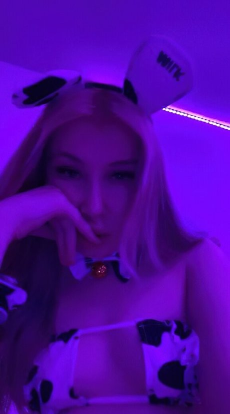 close up onlyfans pornographic image