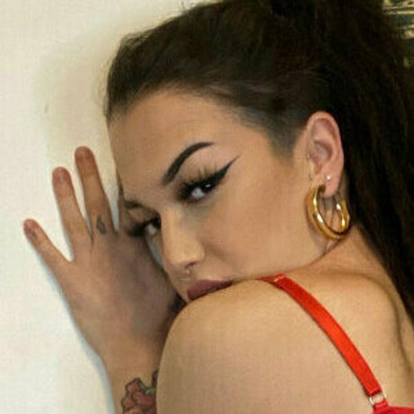 sniderr free model picture