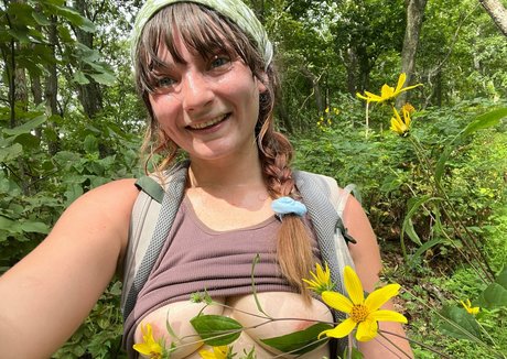 brunette petite onlyfans xxx image