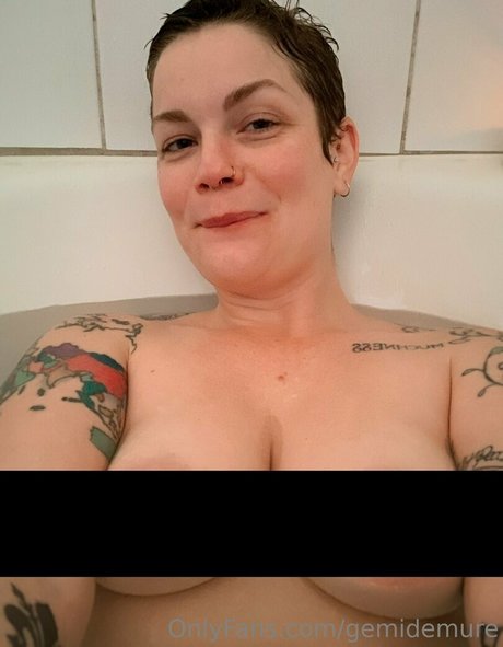 outdoor shower onlyfans free gallery