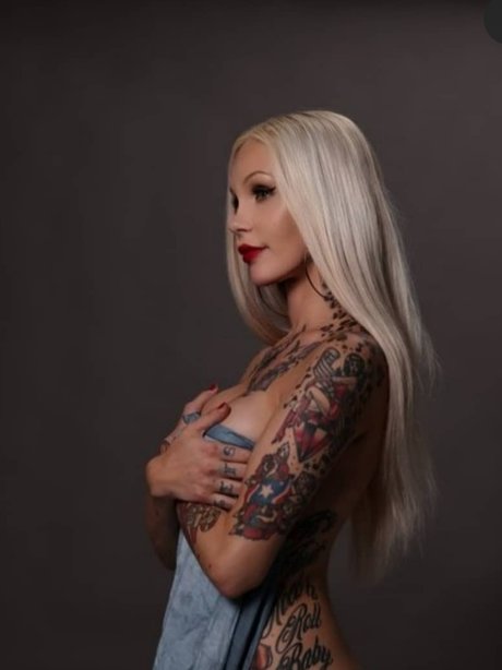 Misscocodelux star erotic galleries