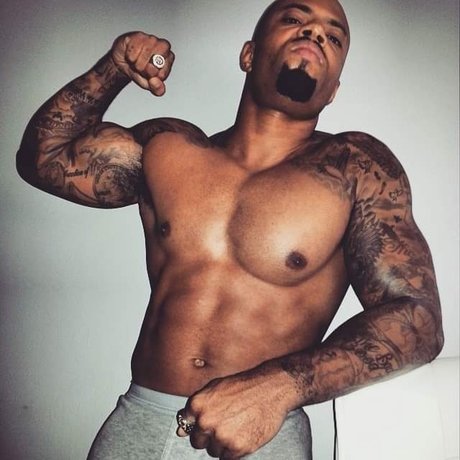 Pretty D ck McJoy_ pornstar free pictures