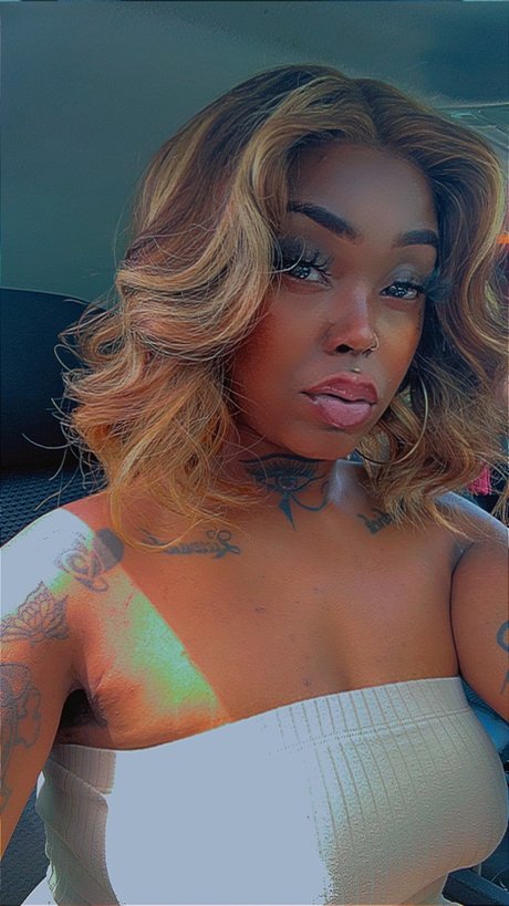 FunJaee model porn img