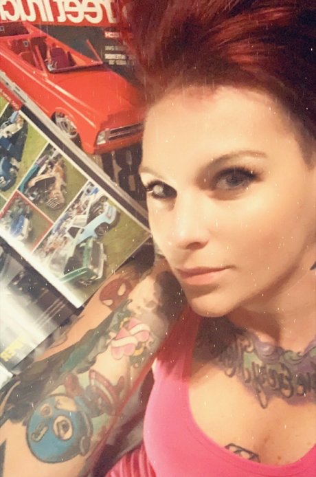 Asena Redd perfect model pic