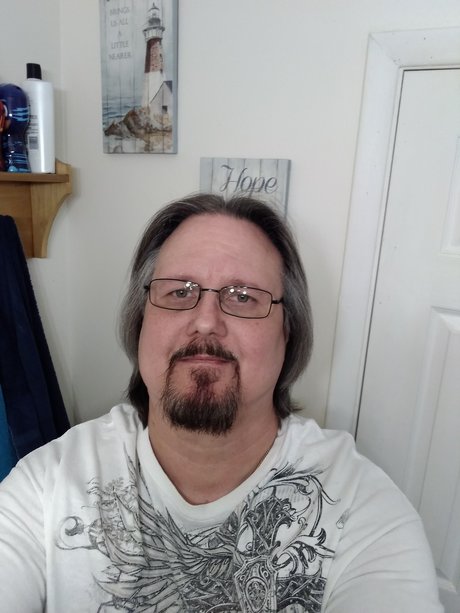 Dale Jones star pretty pics