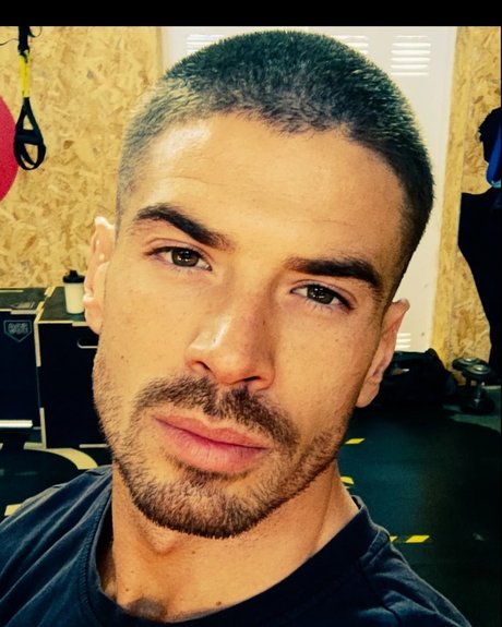 Mr Evans nude pornstar pictures