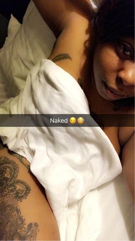 AriAna pornstar exclusive images