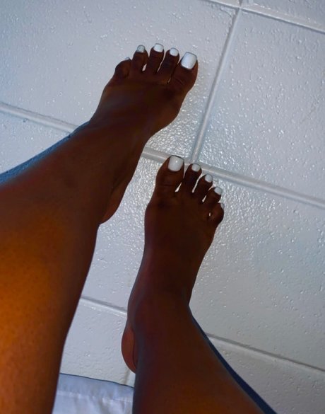 MrsKoncieteddd erotic model pics